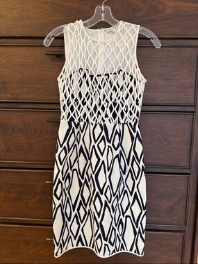 Diane Von Furstenberg White and Black Patterned Sleeveless Mini Dress, 0